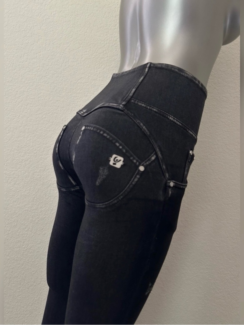 Freddy Black High-Waist Sculpting Jeans